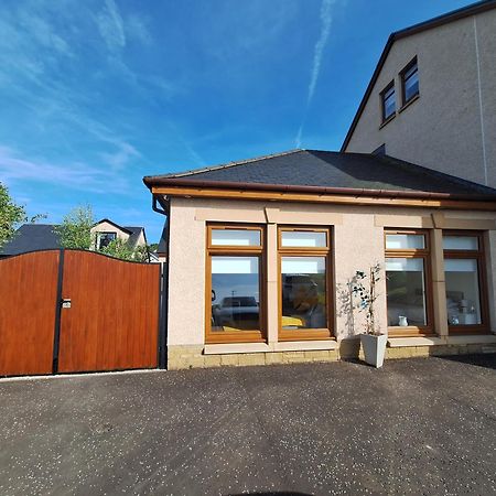 Lanarkshire Apartment- Views- Sleeps 4- Balcony Larkhall  Exterior foto