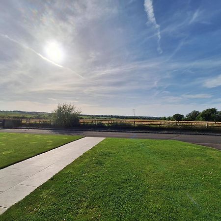 Lanarkshire Apartment- Views- Sleeps 4- Balcony Larkhall  Exterior foto